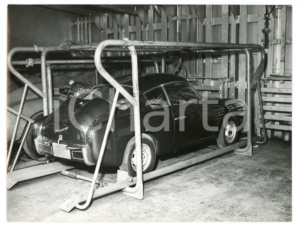Fotografia d epoca originale 1958 PORTO DI GENOVA  FIAT ABARTH 750 ZAGATO sulla nave cargo Star Mariner 1