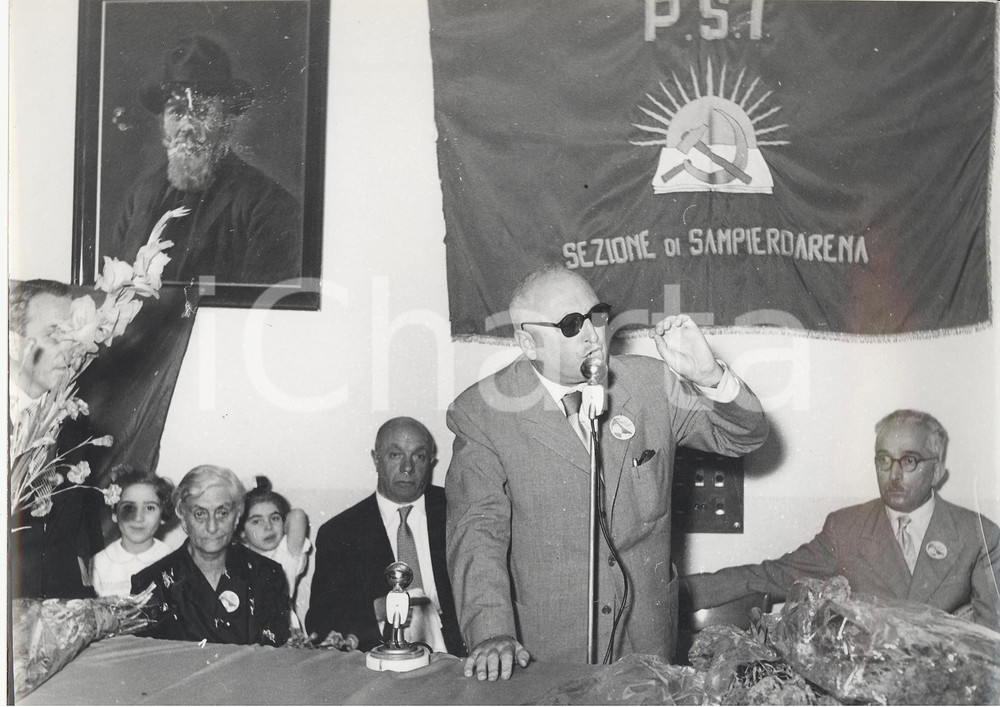 Fotografia d epoca originale 1954 GENOVA Sezione socialista di Sampierdarena  Discorso di Pietro NENNI Foto 1