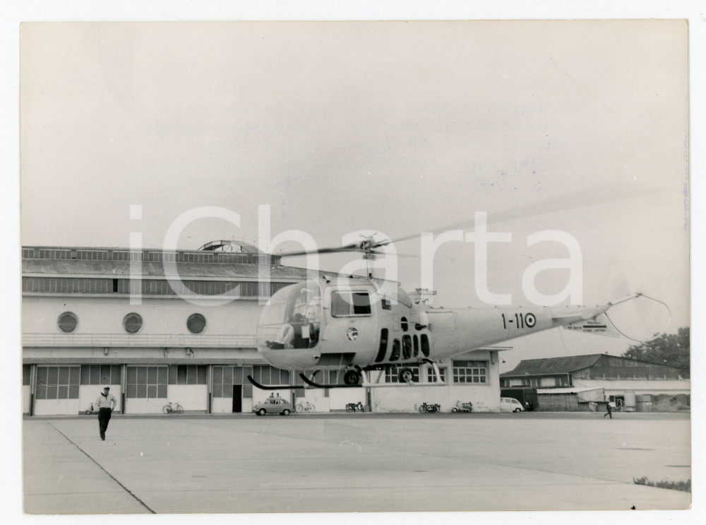 Fotografia d epoca originale 1963 ELIPORTO MILANO  Nuovo elicottero della Polizia Stradale Foto 18x13 1