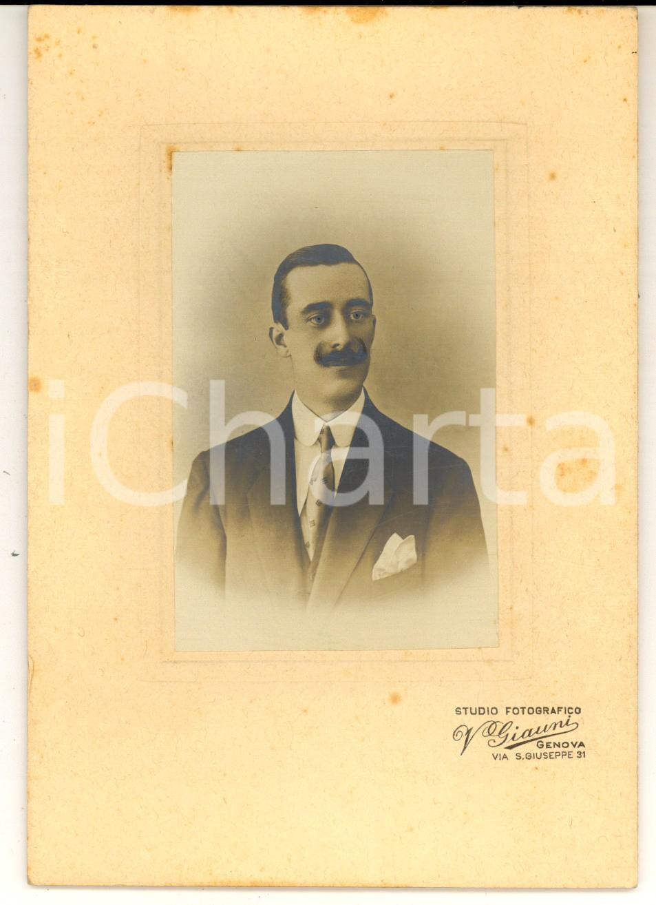 Fotografia d epoca originale 1910 ca GENOVA Ritratto maschile con cravatta decorata Foto Vincenzo GIAUNI 1