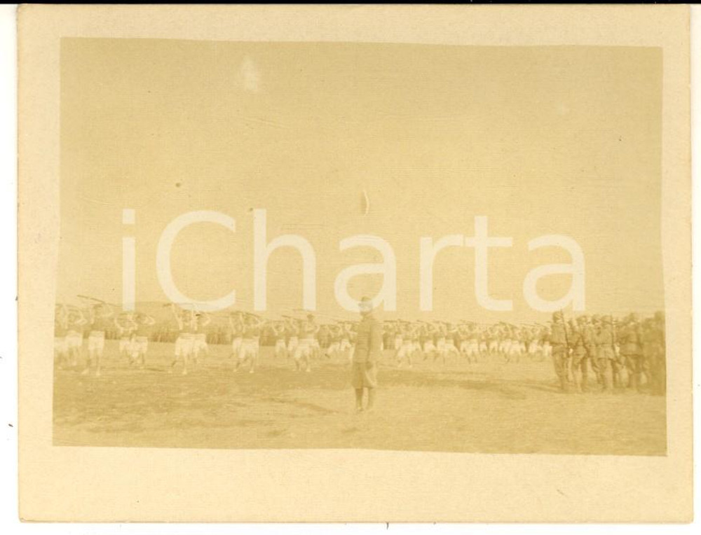 Fotografia d epoca originale 1918 WW1 BUSSOLENGO Cerimonia BERSAGLIERI  Esibizione ginnica  Foto 10x8 1