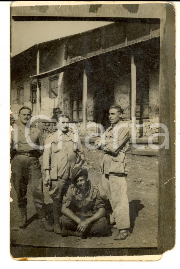 Fotografia d epoca originale 1940 ca AOI ADDIS ABEBA Militari italiani in una via del centro  Foto 9x14 cm 1