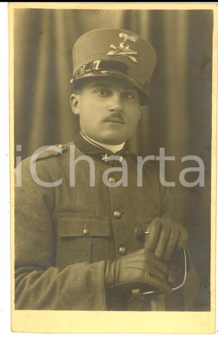 Fotografia d epoca originale 1930 ca POLA ISTRIA Ritratto di ufficiale di artiglieria Foto G. SZENTIVANYI 1