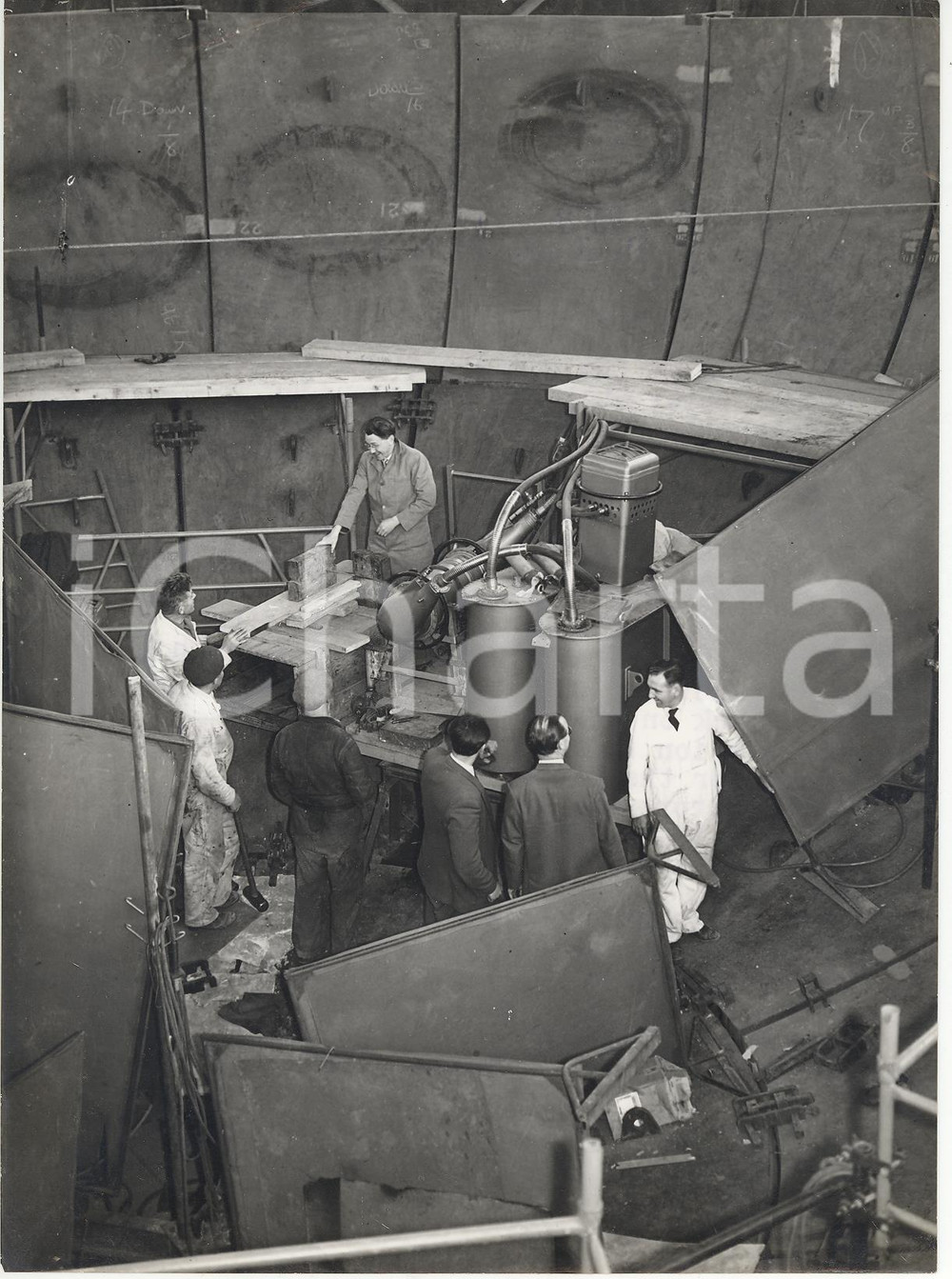 Fotografia d epoca originale 1957 BERKELEY Nuclear power station  Reactor chamber under construction Photo 1