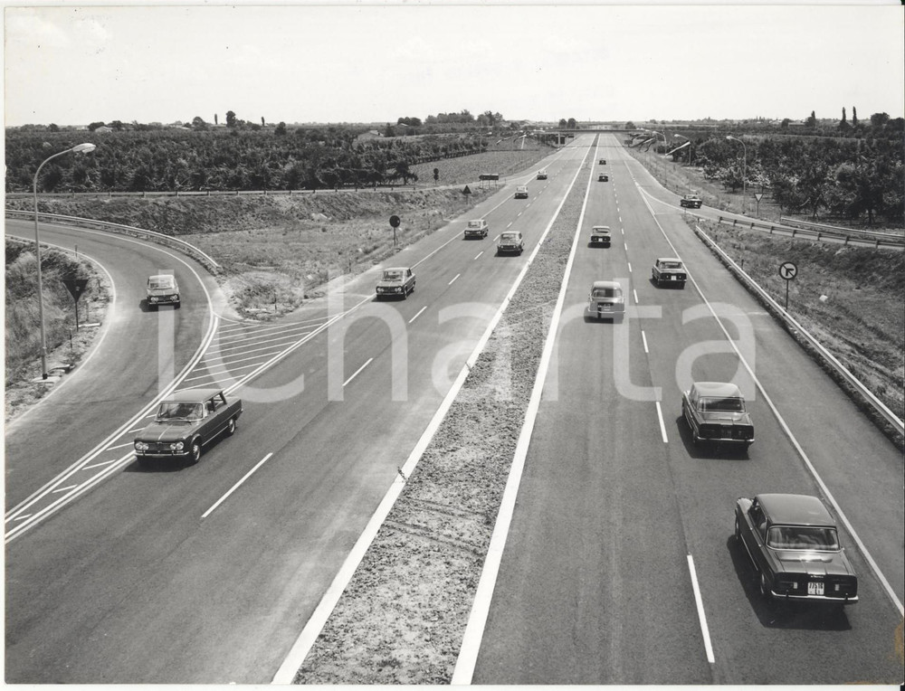 Fotografia d epoca originale 1966 BOLOGNACESENA LANCIA Fulvia percorrono il nuovo tratto autostradale Foto 1