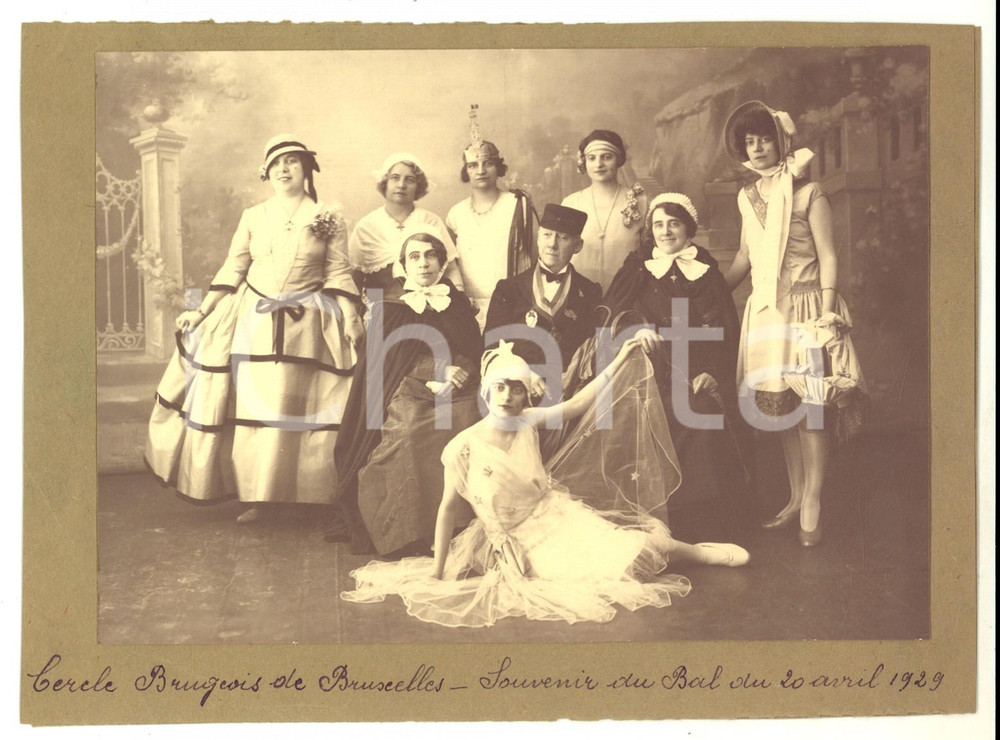 Fotografia d epoca originale 1929 BRUXELLES Cercle Bourgeois  Souvenir d un bal masquÃ©  Photo 20x15 cm 1