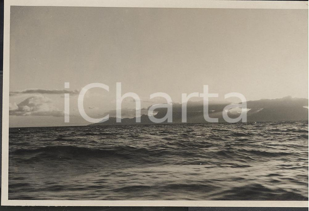 Fotografia d epoca originale 1937 MOOREA Polinesia Francese Veduta al tramonto  REAL PHOTO cm 13,5 x 8,5 1