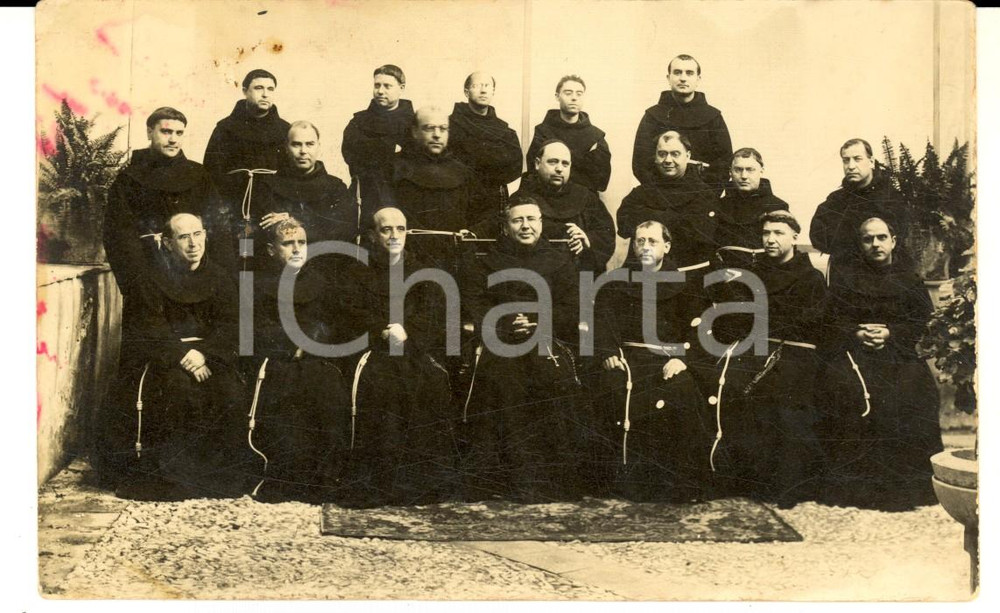 Fotografia d epoca originale 1930 ca ITALIA Ritratto di un gruppo di frati cappuccini Foto cartolina VINTAGE 1