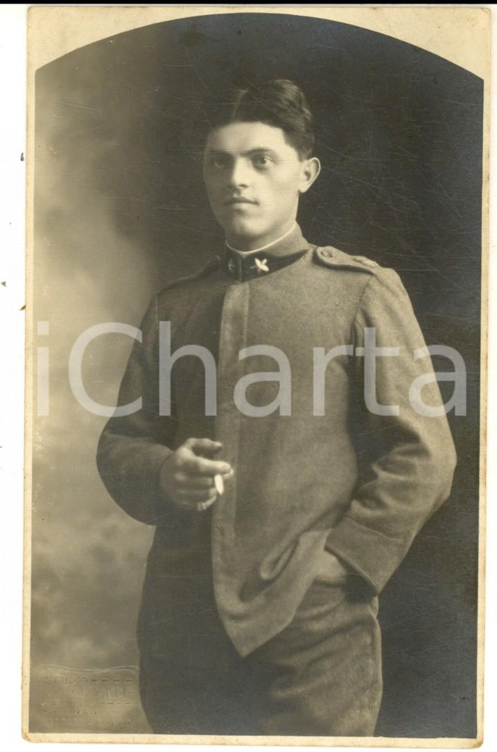 Fotografia d epoca originale 1930 ca VERONA Ritratto di ufficiale di fanteria  Foto cartolina Studio GERARDI 1