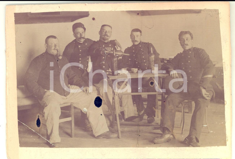Fotografia d epoca originale 1890 ca REGIO ESERCITO Un brindisi tra ufficiali  Foto DANNEGGIATA 16x11 cm 1