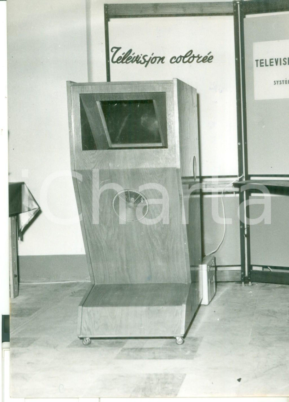 Fotografia d epoca originale 1963 TORINO XIII Salone della Tecnica  Innovativo televisore a colori  Foto 1