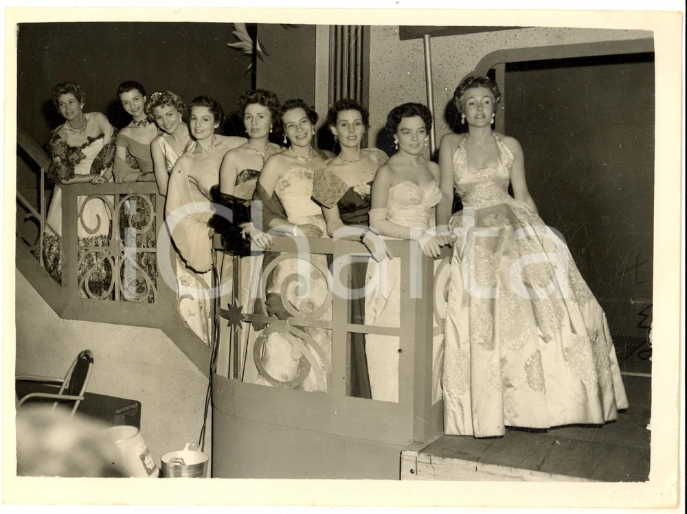 1954 LONDON BBC Top television "Speakerines" for "Cafe Continental" programme 