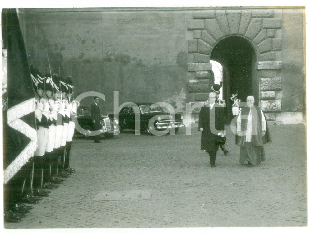 1955 ROMA Arrivo di Giovanni GRONCHI in visita a Papa PIO XII - Foto 18x13 cm