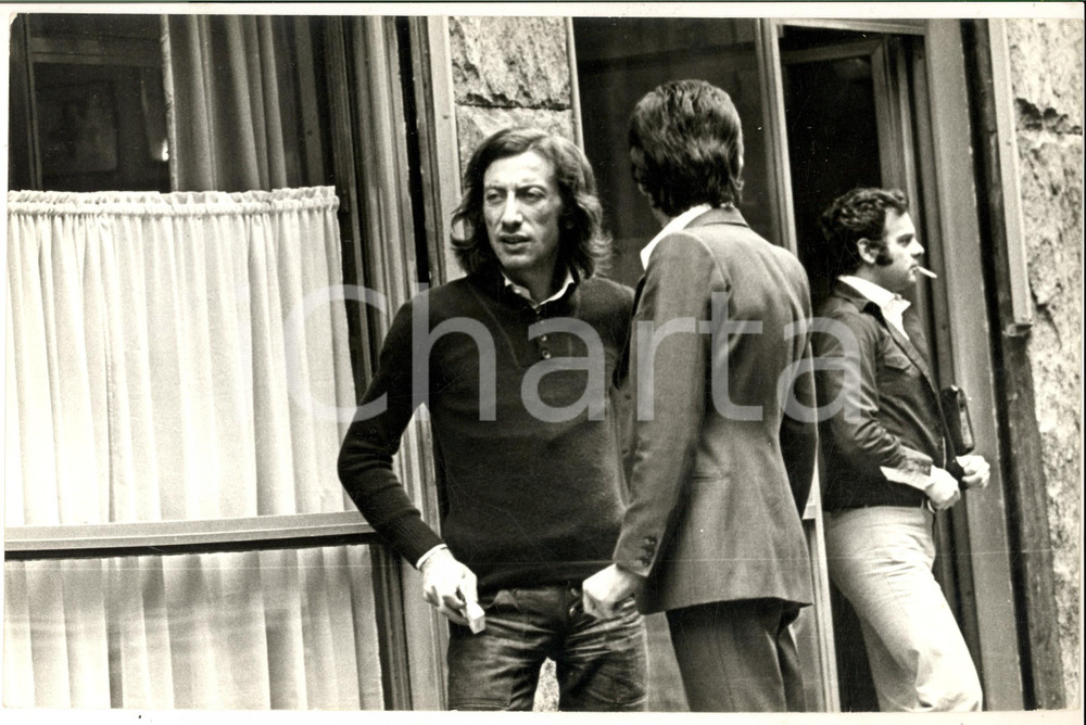 1970 ca MILANO (?) Ritratto del produttore Alfredo CERRUTI con amici *Foto 30x20