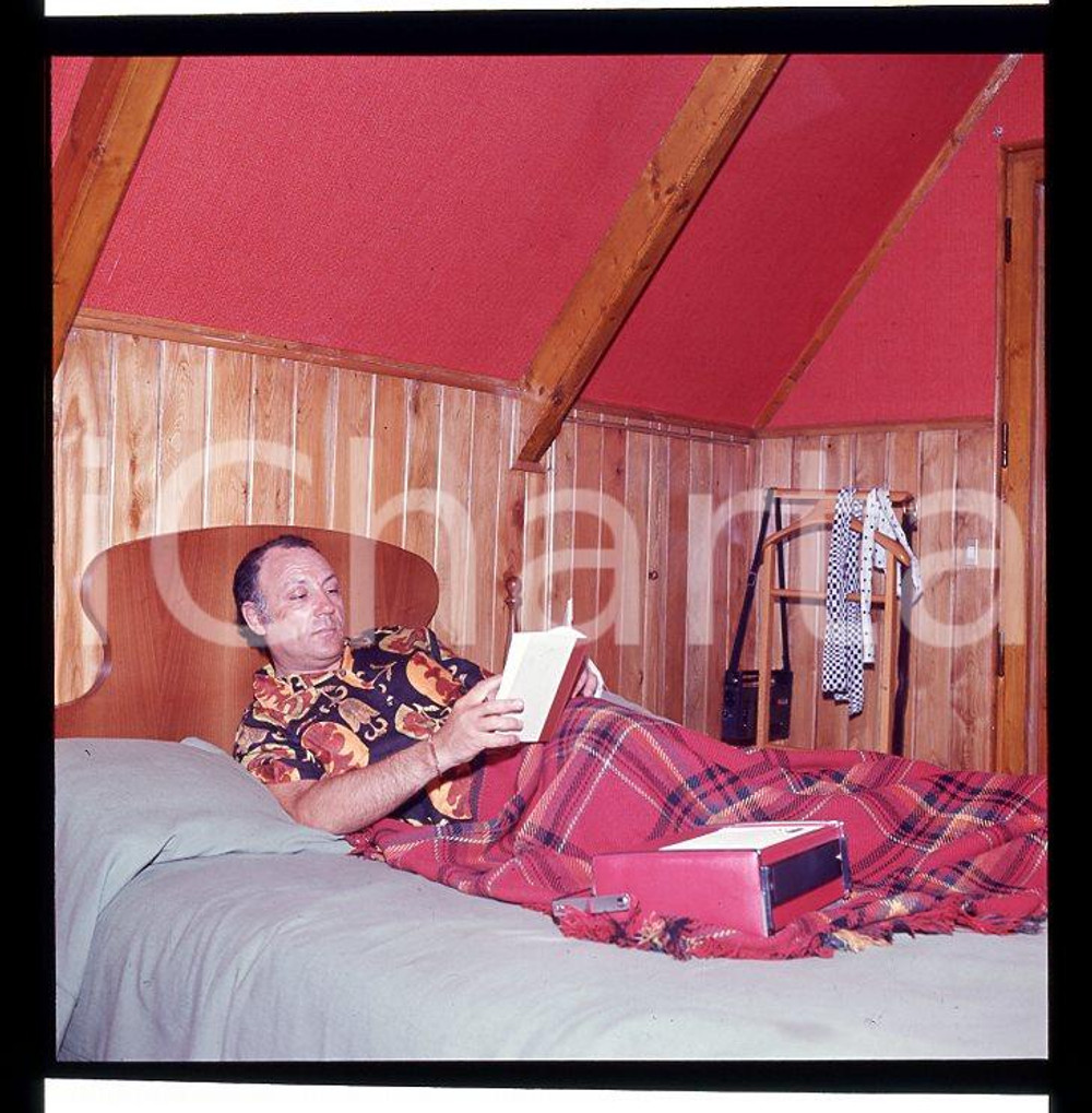 6X6cm NEGATIVO ORIGINALE * 1970ca CLAUDIO VILLA in camera (2)