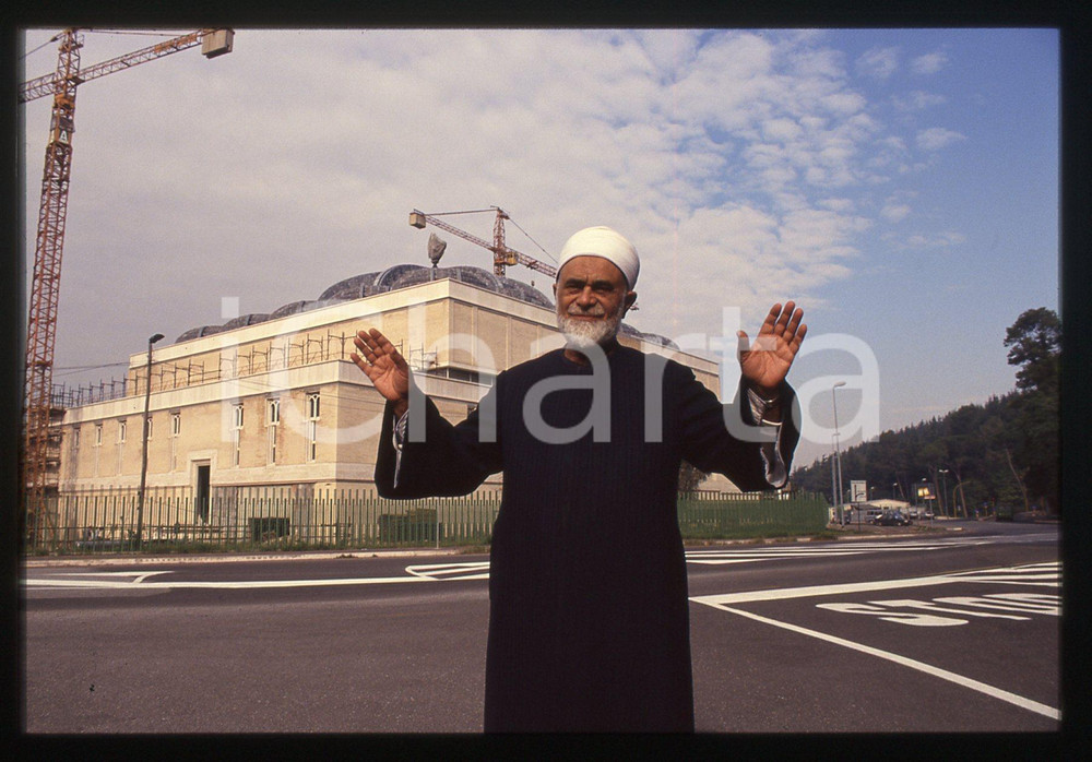 35mm vintage slide* 1990 ca ROMA Muhammad NUR AL-DIN ISMAIL presso la Moschea 1