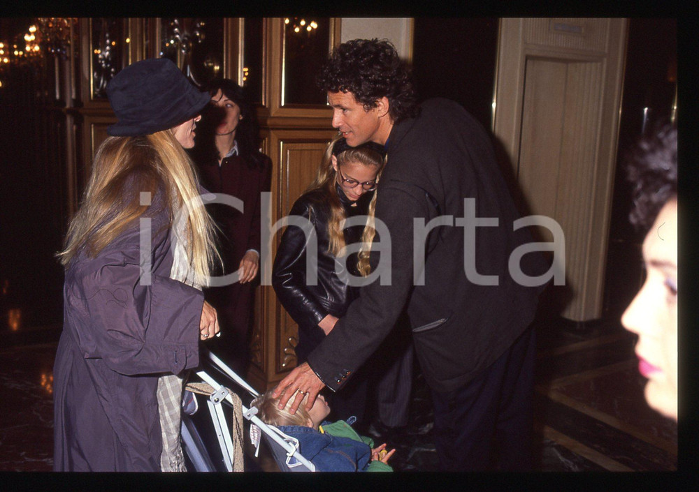 35mm vintage slide* 1991 MILANO Michael ONTKEAN Jamie SMITH JACKSON con figlie 6