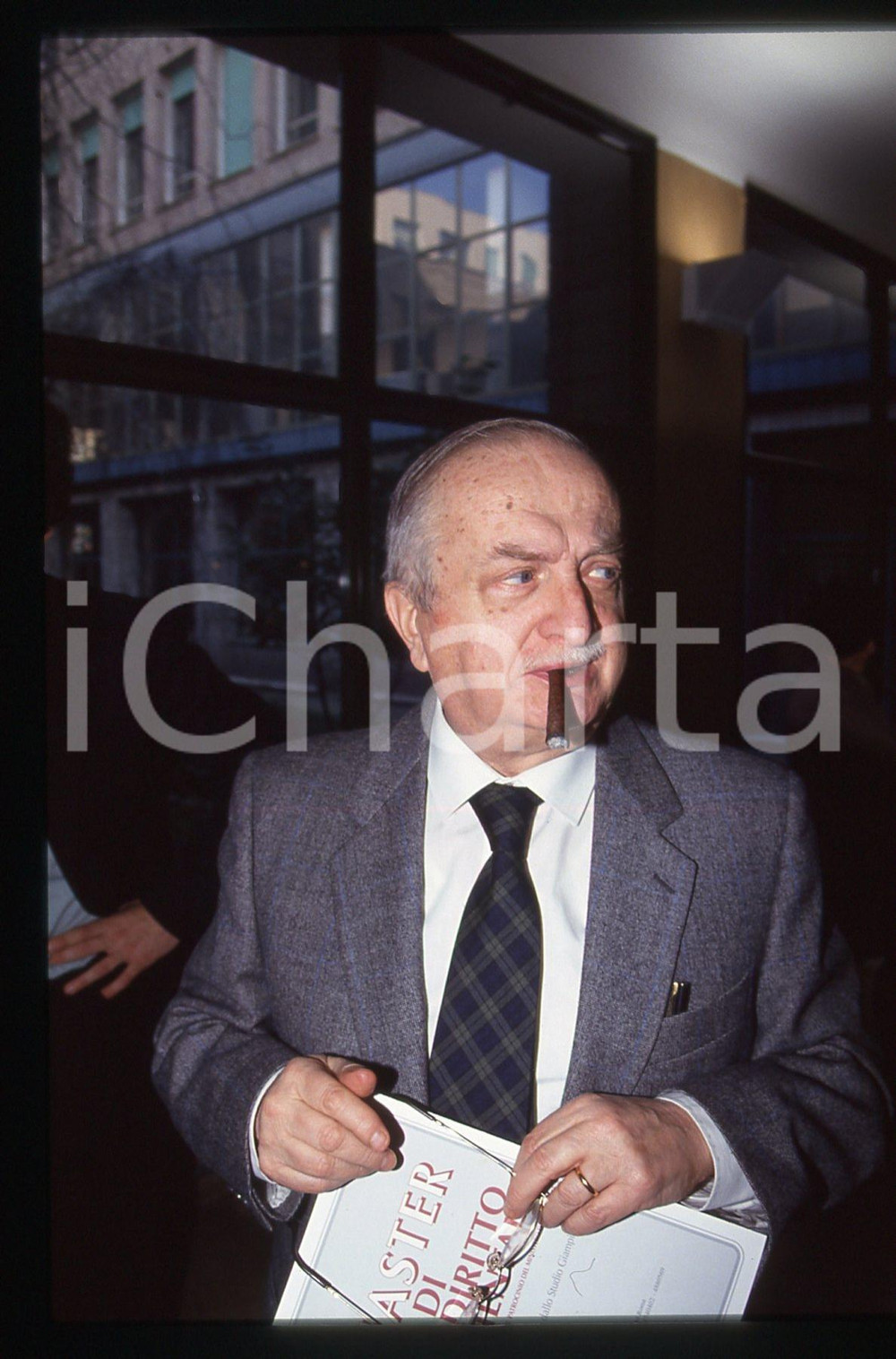 35mm vintage slide* 1995 ca MILANO Sergio VACCÀ Ritratto del professore (2)