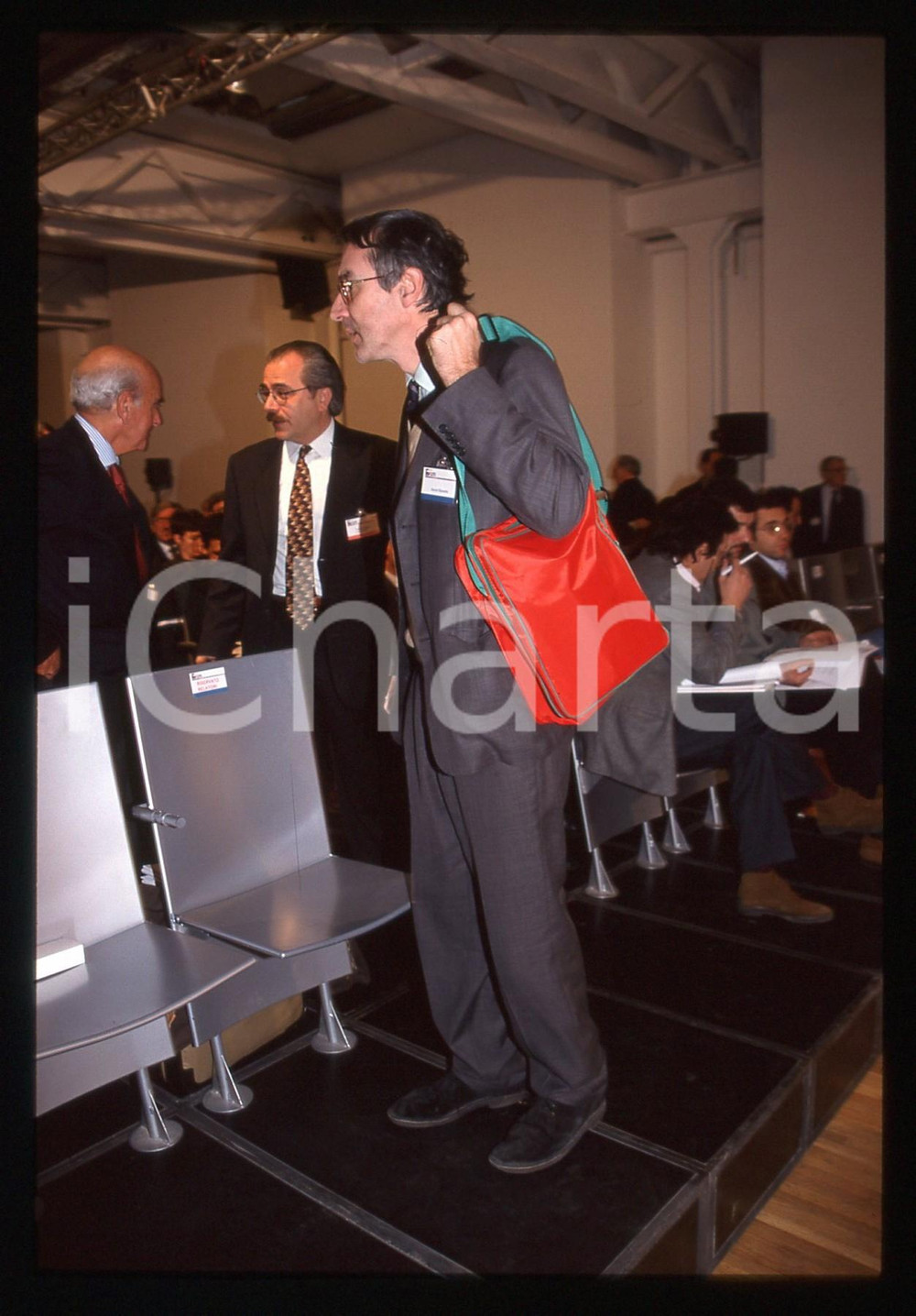 35mm vintage slide* 1998 MILANO Giulio GIORELLO Il filosofo al Forum NOVARTIS 7