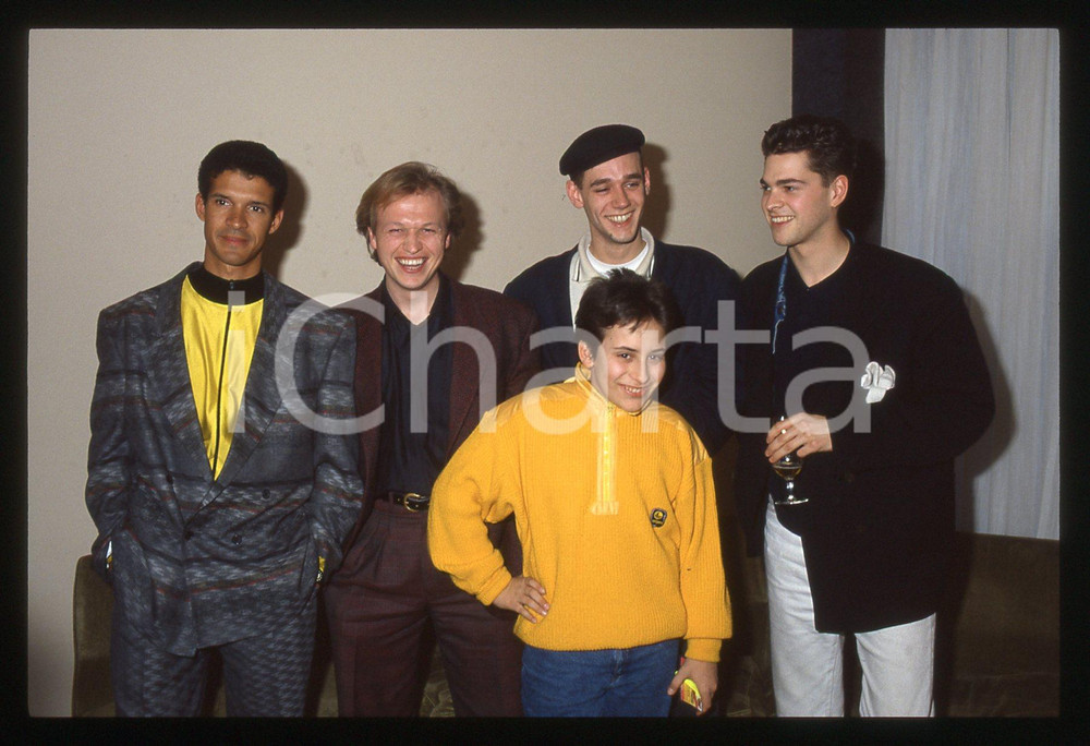 35mm vintage slide* 1987 FESTIVAL SANREMO - LEVEL 42 Enrico CIFIELLO Backstage 2