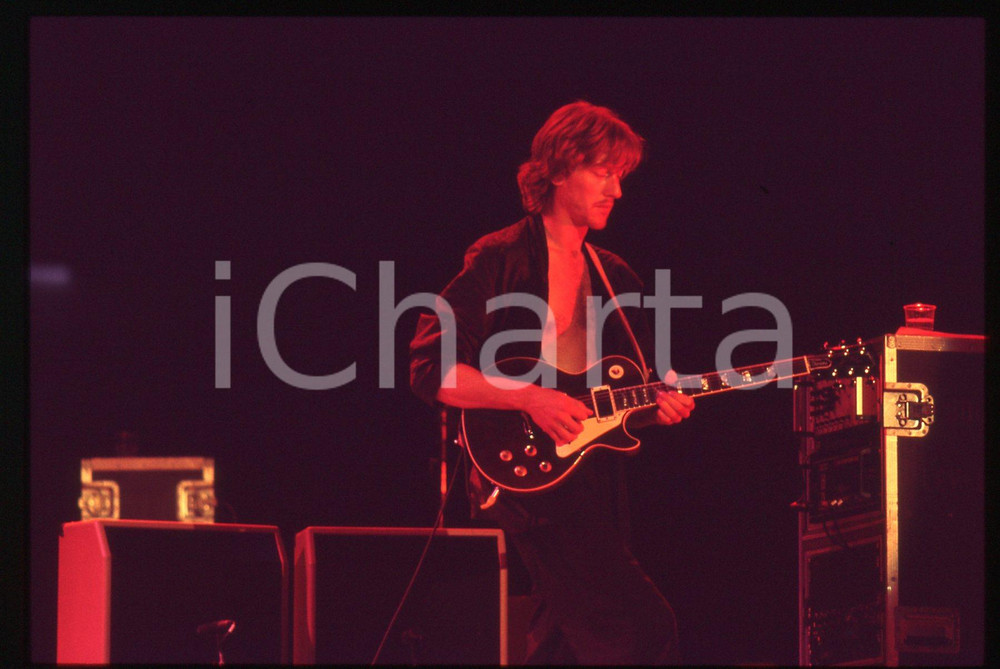 35mm vintage slide* 1985 ca ITALIA Boon GOULD Ritratto chitarrista LEVEL 42 (1)