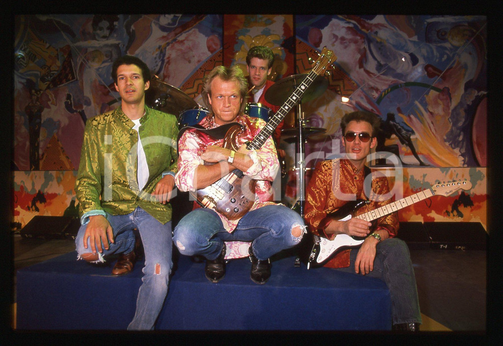 35mm vintage slide* 1988 RAI UNO - DISCORING LEVEL 42 Ritratto della band (7)
