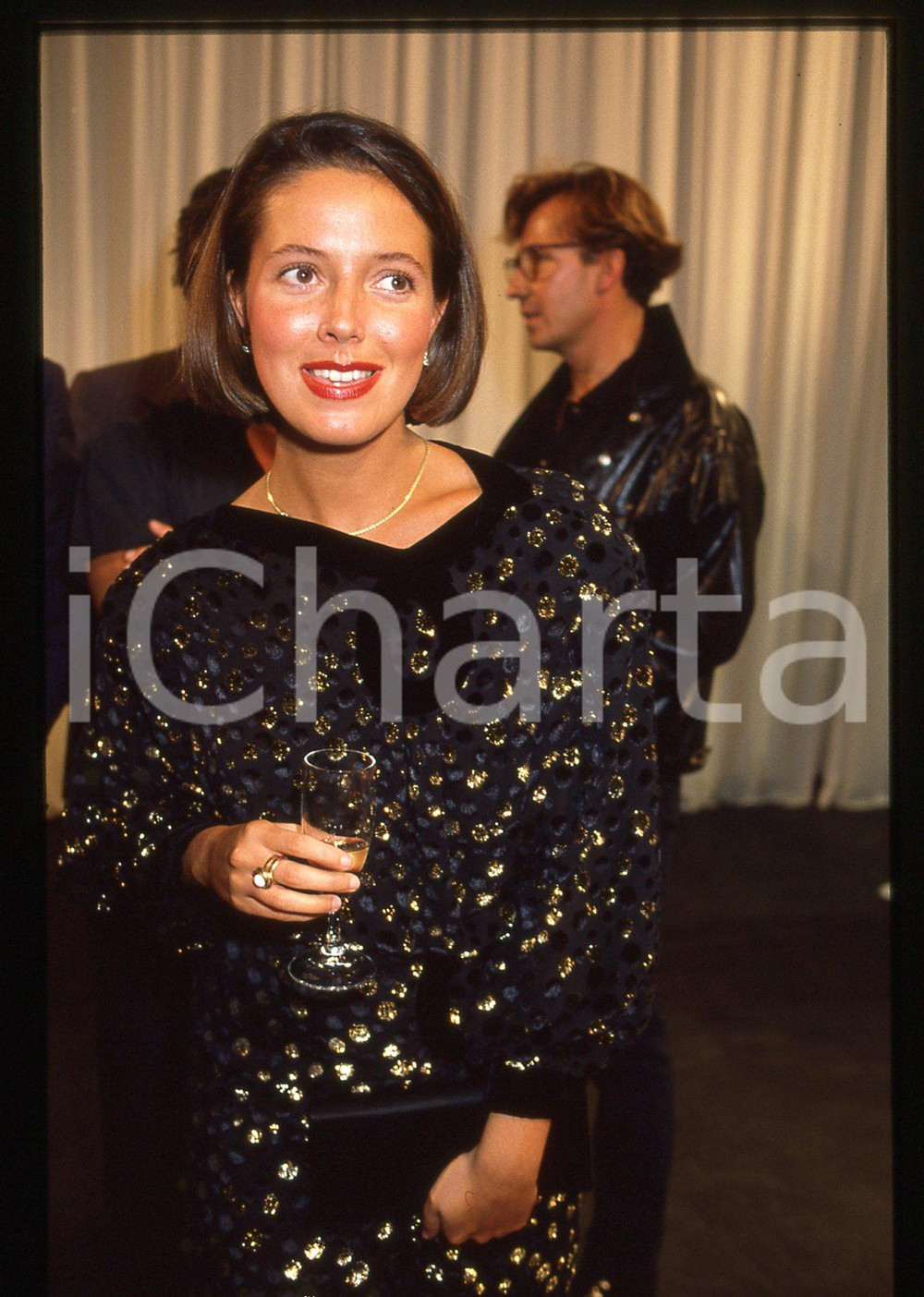  35mm vintage slide* 1985 ca ITALIA Laura LATTUADA L'attrice a un party (1)