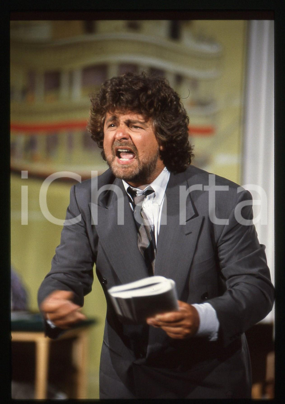 35mm vintage slide* 1992 TEATRO - SATIRA Beppe GRILLO in scena (14)