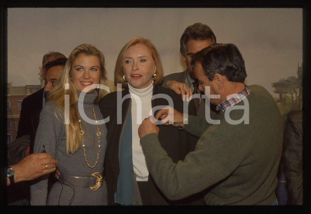 35mm vintage slide* 1995 ca ITALIA Katherine KELLY LANG Susan FLANNERY (1)