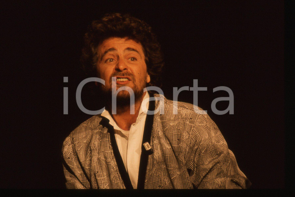 35mm vintage slide* 1988 FESTIVAL DI SANREMO Beppe GRILLO in scena RAI UNO (47)