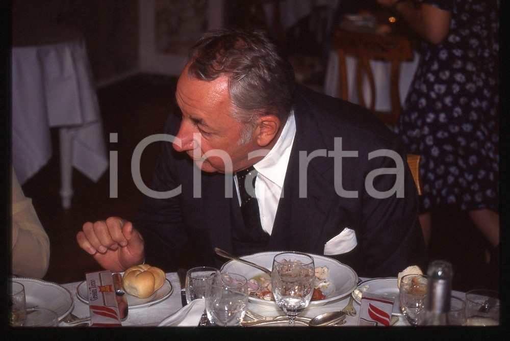 35mm vintage slide* 1994 VENEZIA Philippe NOIRET in un ristorante COSTUME