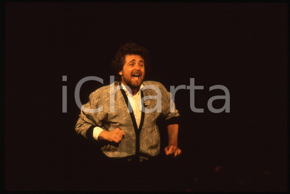 35mm vintage slide* 1988 FESTIVAL DI SANREMO Beppe GRILLO in scena RAI UNO (43)