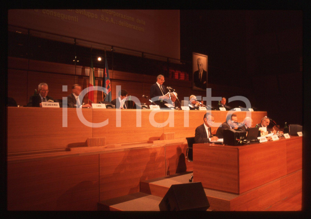 35mm vintage slide* 1996 TORINO Cesare ROMITI parla agli azionisti FIAT (8)
