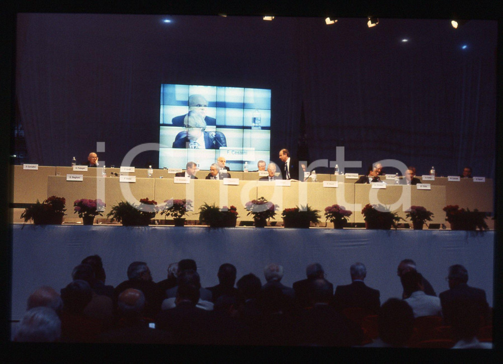 35mm vintage slide* 1995 ca MILANO Francesco CESARINI assemblea azionisti BPM 1