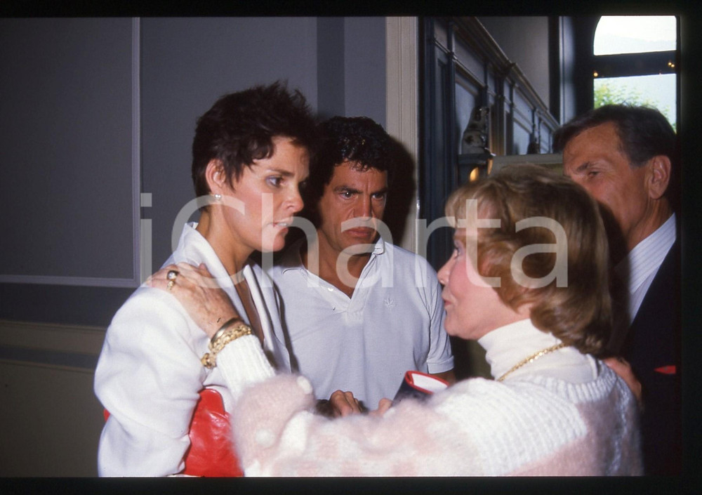 35mm vintage slide* 1988 CERNOBBIO Ali MacGRAW June ALLYSON a Villa d'Este (2)