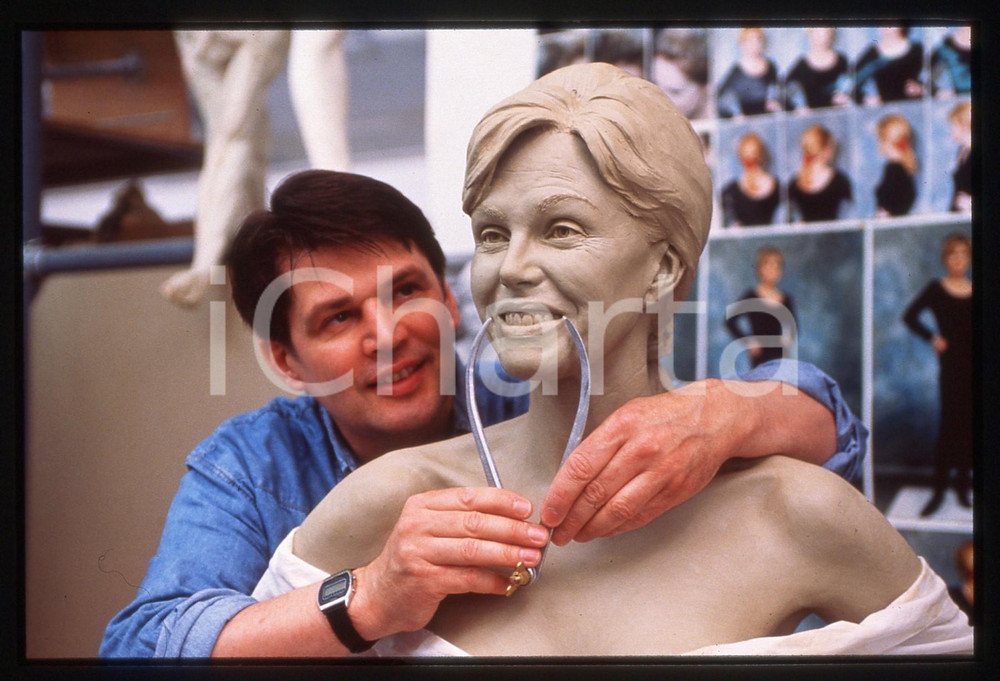 35mm vintage slide* 1994 LONDON Joanna LUMLEY - MADAME TUSSAUDS' Waxwork (1)