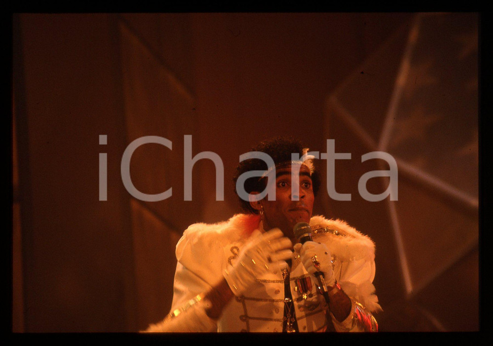 35mm vintage slide* 1980ca MUSICA Bobby FARRELL durante un'esibizione (3)