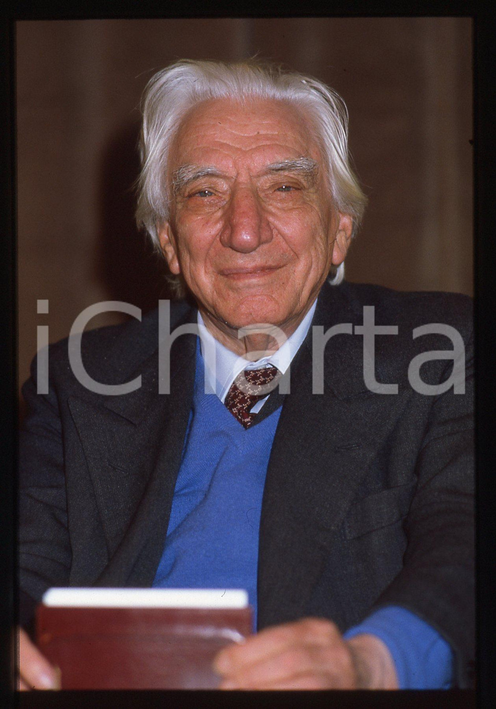 35mm vintage slide* 1985ca ITALIA - COSTUME Cesare MUSATTI Conferenza (1)