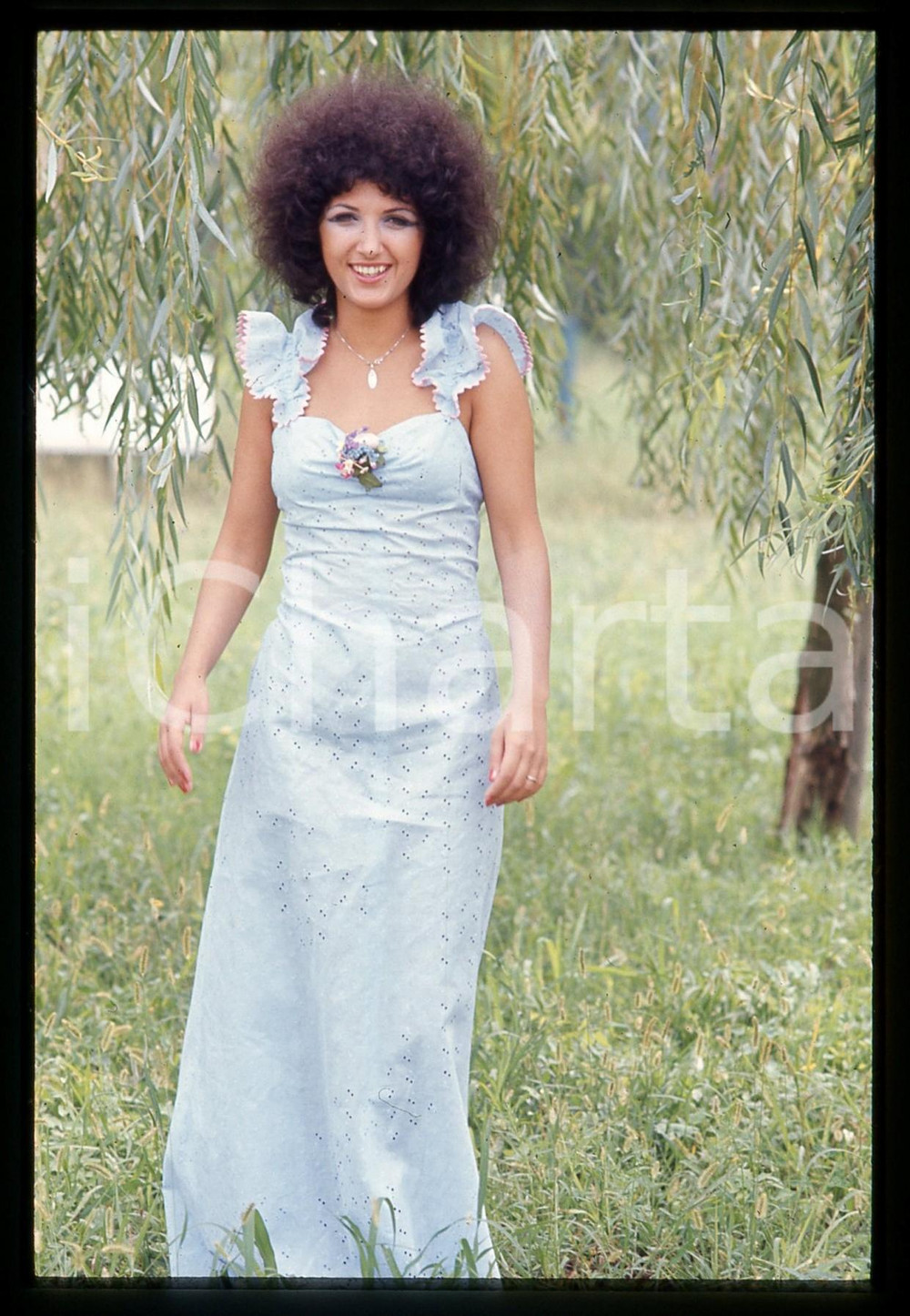 35mm vintage slide* 1975 ca ITALIA Marcella BELLA in campagna Ritratto (6)