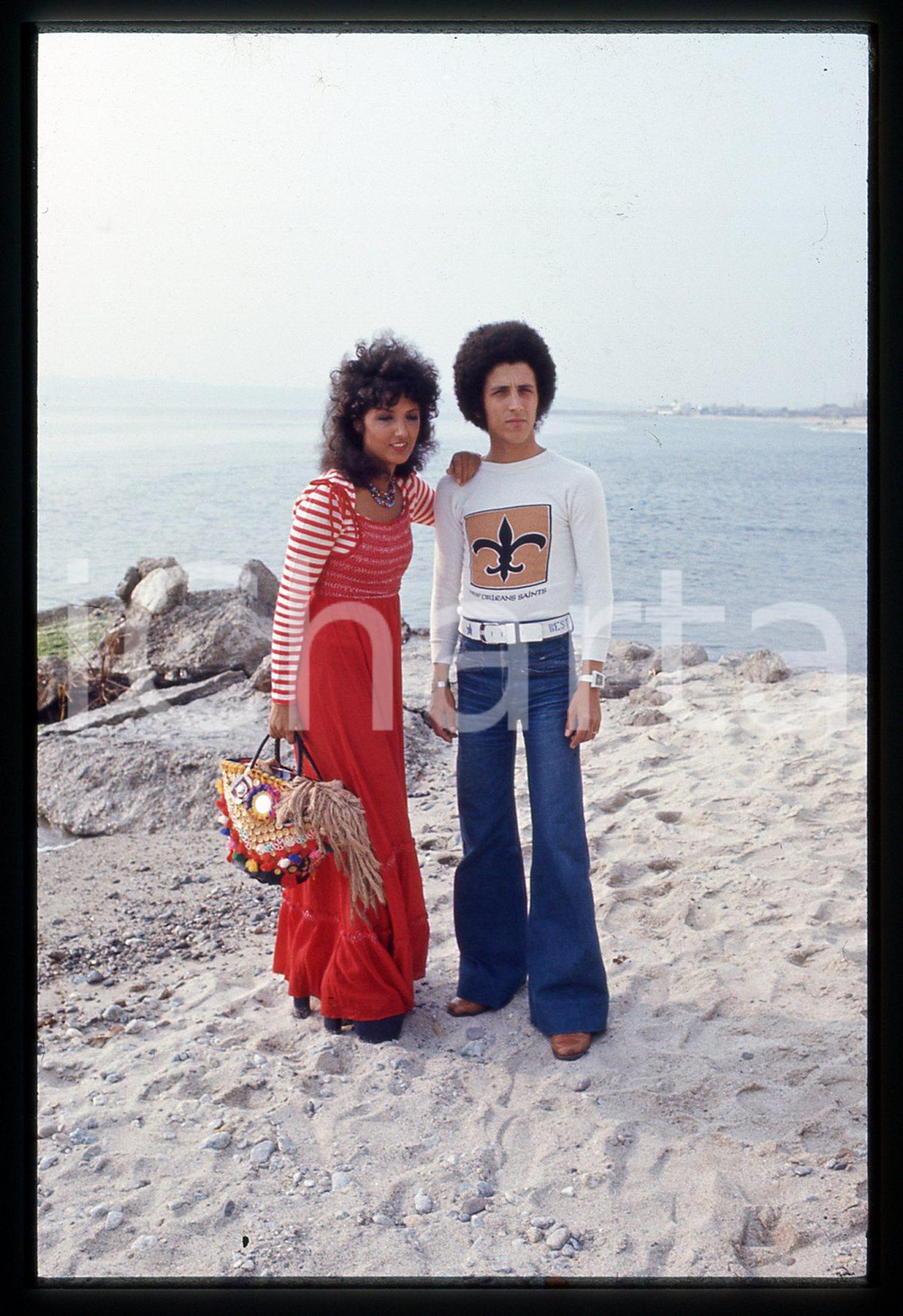 35mm vintage slide* 1970 ca CATANIA (?) Gianni Marcella BELLA in spiaggia (9)