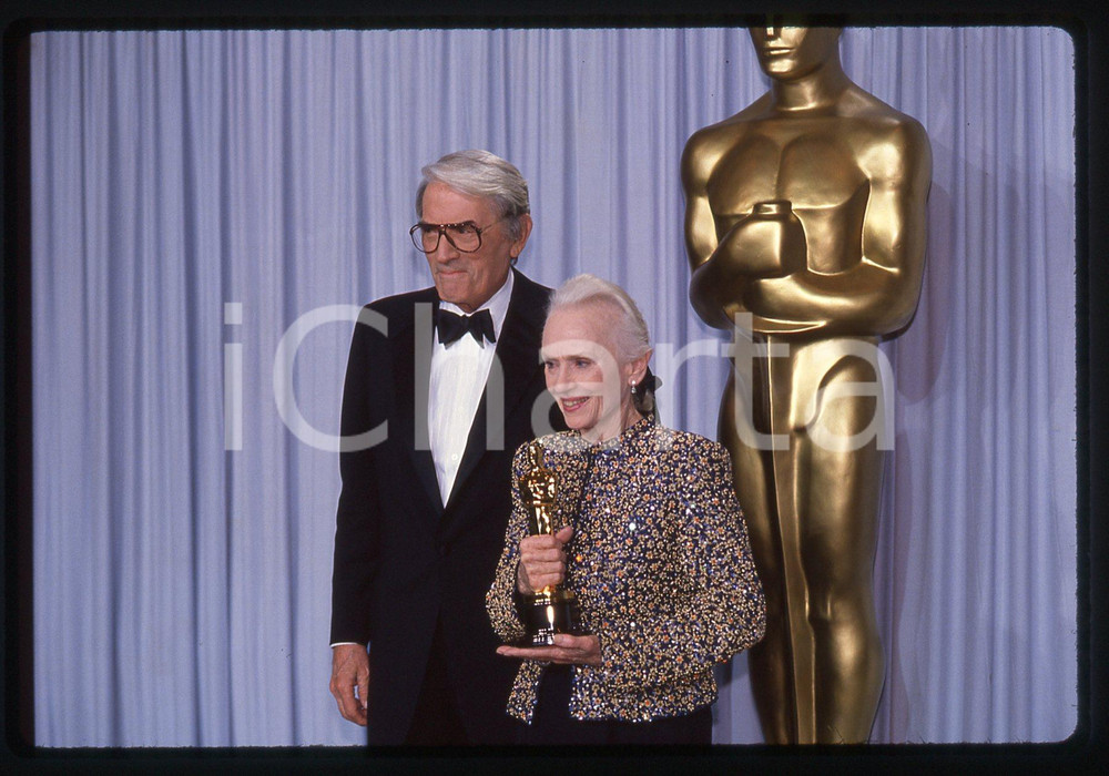 35mm vintage slide* 1990 ACADEMY AWARDS Gregory PECK Jessica TANDY Ritratto (1)