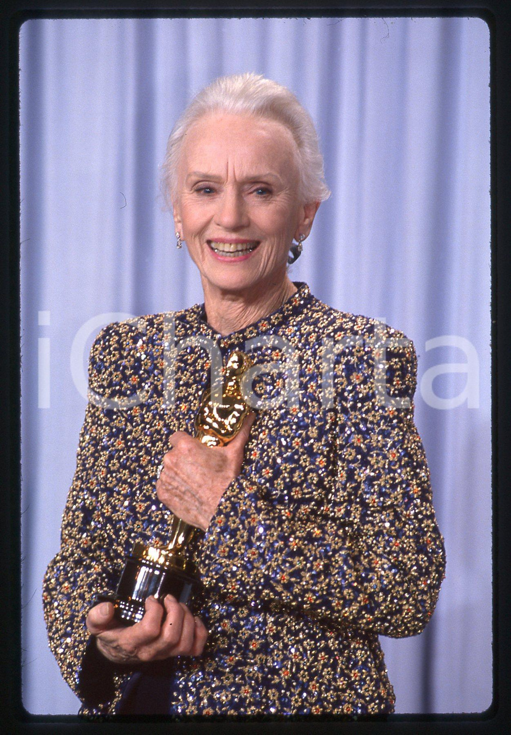 35mm vintage slide* 1990 ACADEMY AWARDS Jessica TANDY con il premio OSCAR (3)