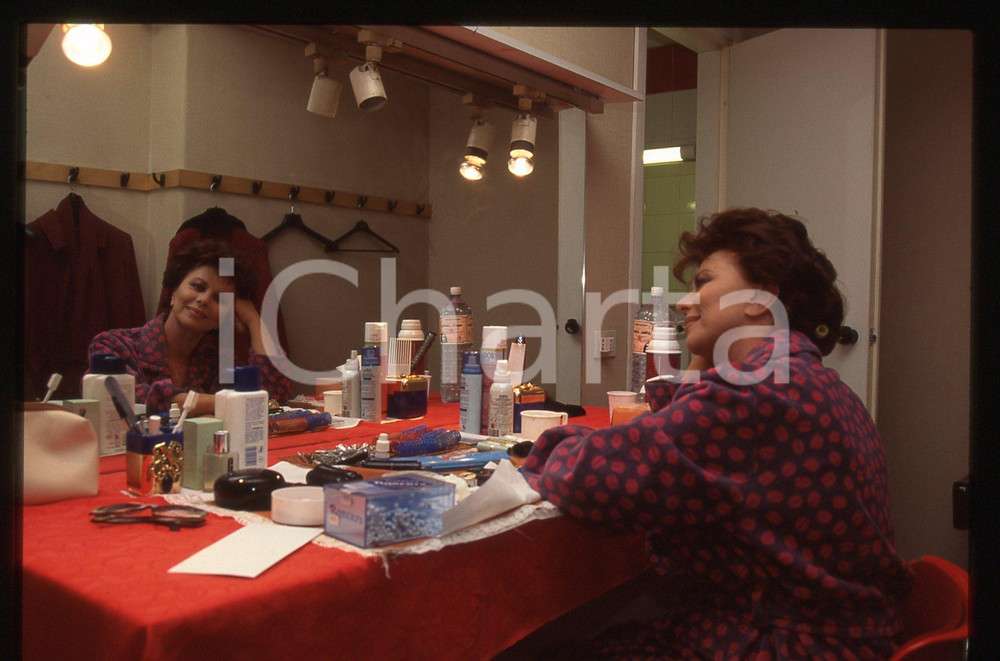 35mm vintage slide* 1990 ca CINEMA Giovanna RALLI in camerino - Ritratto (9)