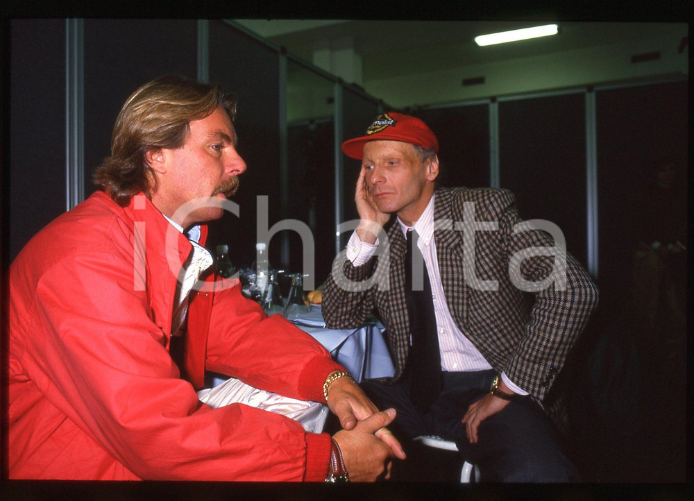 Fotografia d epoca originale 35mm vintage slide 1988 AIRC Gara beneficenza Keke ROSBERG con Niki LAUDA 1