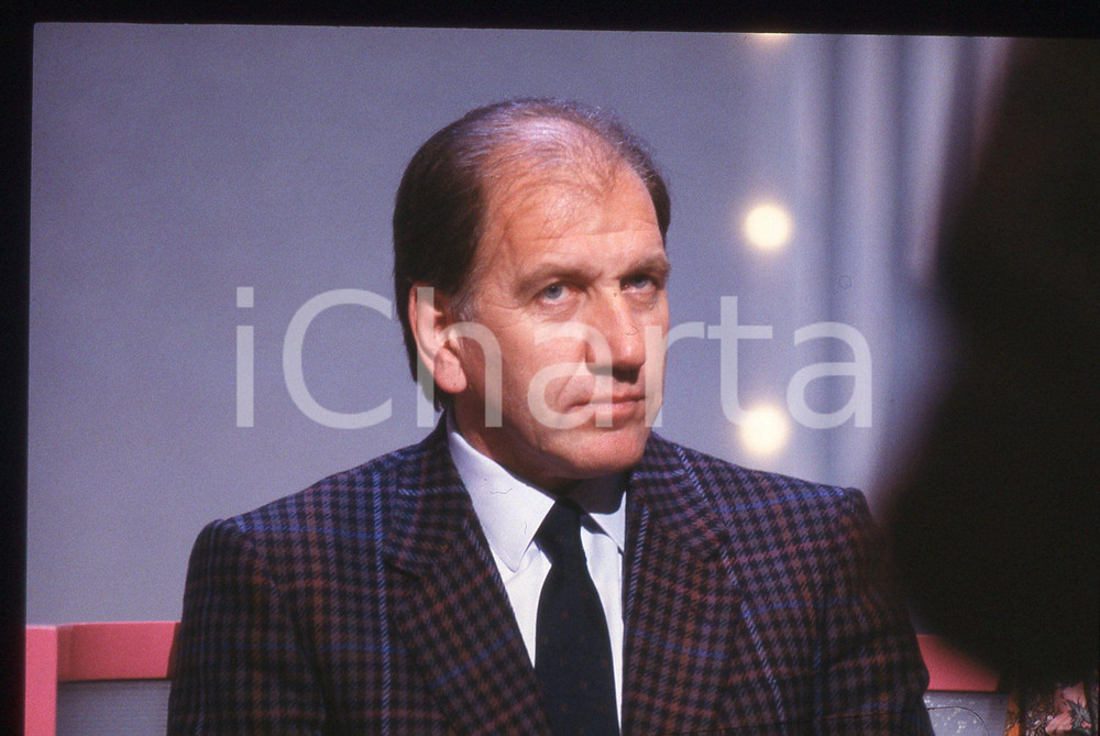 35mm vintage slide* 1990 ca CANALE 5 TRA MOGLIE E MARITO VIP Vittorio ADORNI (4)