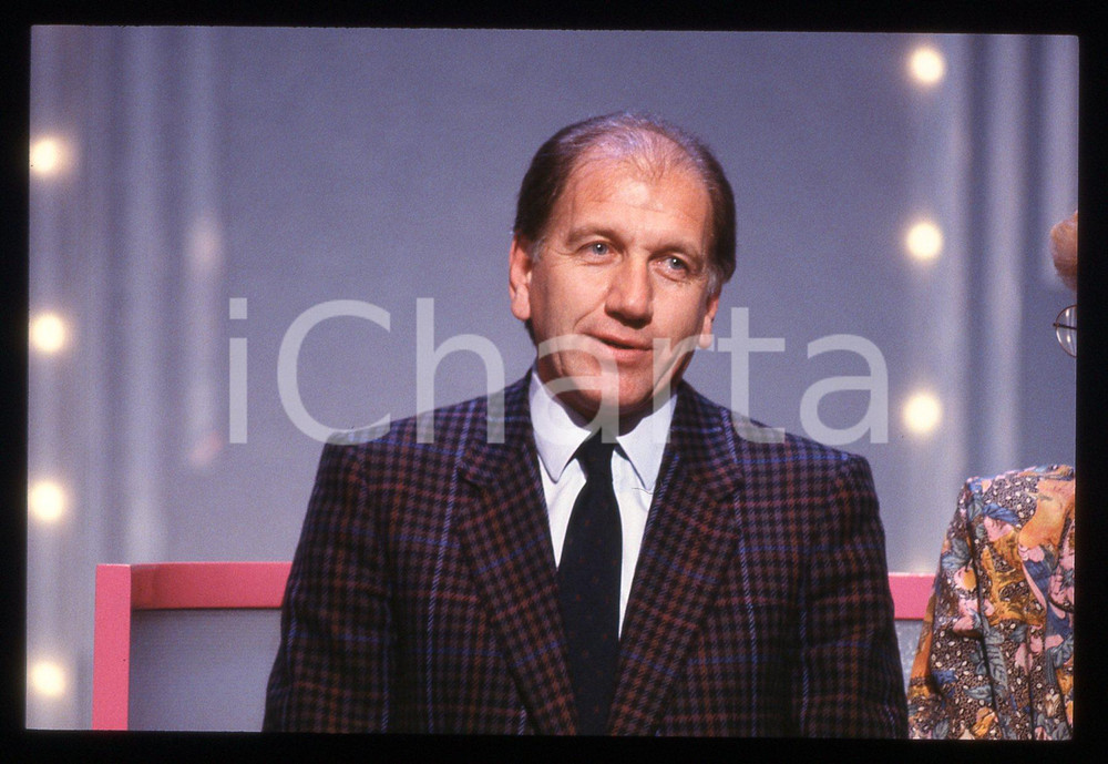 35mm vintage slide* 1990 ca CANALE 5 TRA MOGLIE E MARITO VIP Vittorio ADORNI