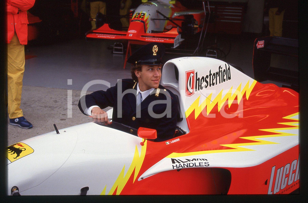 35mm vintage slide* 1993 FORMULA1 Luca BADOER LOLA T93/30 divisa POLIZIA STATO 8