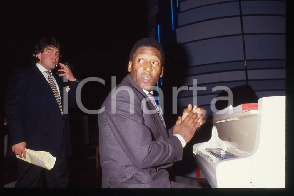 35mm vintage slide* 1989 ROMA Edson Arantes do Nascimento PELÉ al pianoforte