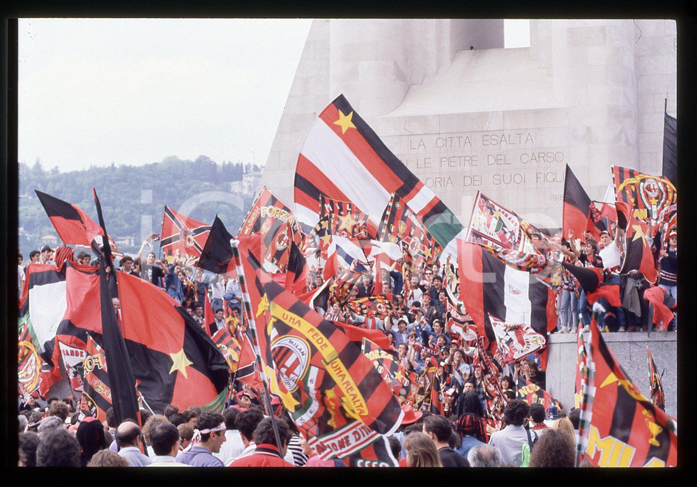 35mm vintage slide* 1988 COMO Tifosi AC MILAN in festa dopo conquista scudetto 3