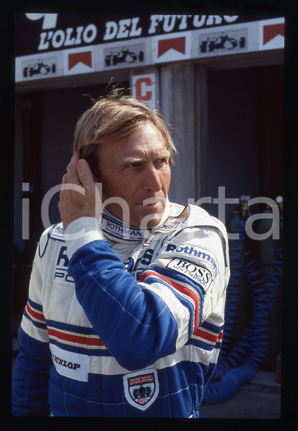 35mm vintage slide* 1985 1000 KM MONZA Derek BELL Team ROTHMANS - Ritratto (6)  Diapositiva d'epoca, in formato 35 mm.CONDIZIONI: GOODTutti i diritti riservati.E' severamente vietata la riproduzione. ICharta mette in vendita, sul negozio eBay e in esclusiva sul sito "icharta" il proprio archivio composto da numerose diapositive e negativi fotografici d'epoca, tutti originali e autentici, che attraversano la storia del costume italiano tra gli la fine degli anni Sessanta e Novanta.Si tratta di uno sguardo inedito sull'attualit&agrave;, la politica, la vita quotidiana, il gossip e la cultura, che fotografa il cambiamento della nazione in quest'ultimo scorcio del XX secolo. Un'occasione unica per il mercato del collezionismo, che vede finalmente disponibile un archivio eccezionale per vastit&agrave;, tematiche e condizioni, in un settore (il negativo fotografico e la diapositiva) di assoluta novit&agrave; e dalle interessanti prospettive di investimento.  originale e autentica 1